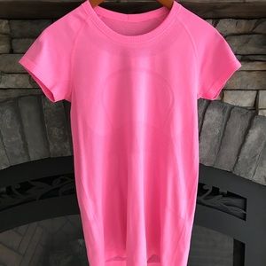 LULULEMON SWIFTECH TEE // SIZE 8